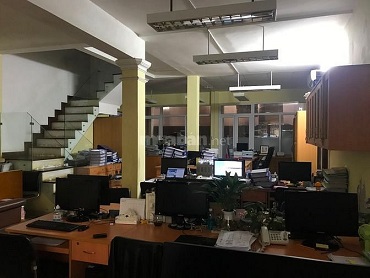 Cho thuê 2 tầng làm văn phòng nhà 15 khu tập thể 14B Lý Nam Đế, Hoàn Kiếm, Hà Nội.
