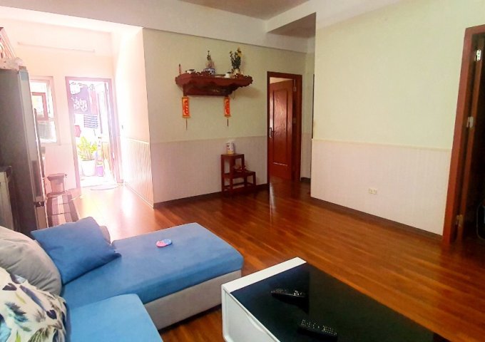 Cần bán căn hộ chung cư CT8. KĐT Đại Thanh, Hà Đông. Dt: 63m2, 2 ngủ ban công thoáng mát. có sổ đỏ giá 830 triệu. Lh Hiệp 0987207993