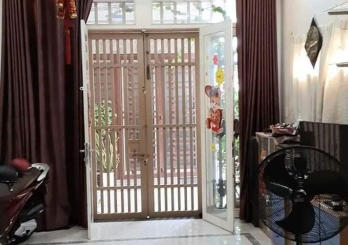 GẤP!! Chủ nhà cần tiền nên bán gấp nhà HXH Hoàng Hoa Thám, Phú Nhuận 40m2