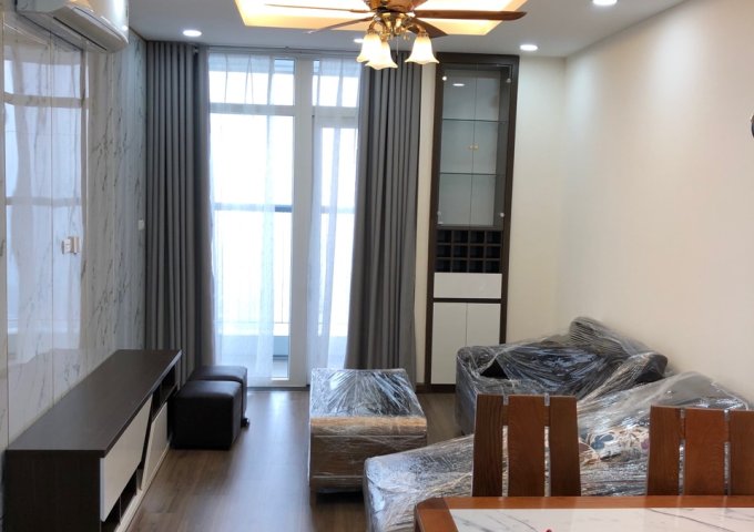 Cho thuê căn hộ chung cư tại Dự án Ngọc Khánh Plaza,  160m2, 3 ngủ, 2wc, full nội thất  giá 20 Triệu/tháng Lh 0978.585.005