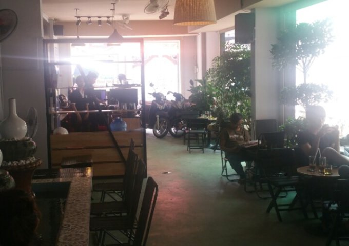 Cần cho thuê nhanh mặt bằng đang kinh doanh quán cafe vị trí đẹp