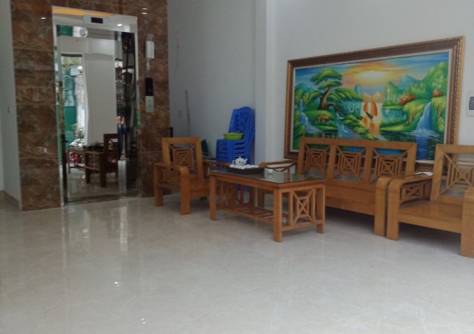 NHÀ MẶT NGÕ PHẠM VĂN ĐỒNG - ÔTÔ  ĐỖ CỬA - NHÀ ĐẸP +  THANG MÁY - GiÁ 4.65 TỶ.