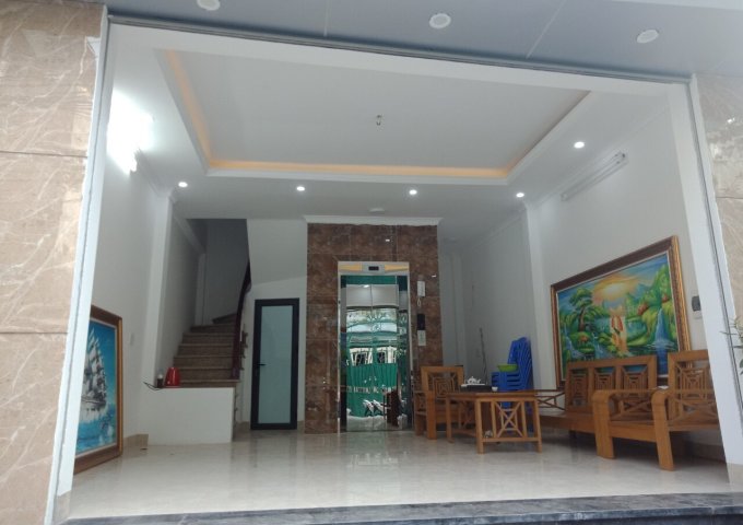 NHÀ MẶT NGÕ PHẠM VĂN ĐỒNG - ÔTÔ  ĐỖ CỬA - NHÀ ĐẸP +  THANG MÁY - GiÁ 4.65 TỶ.