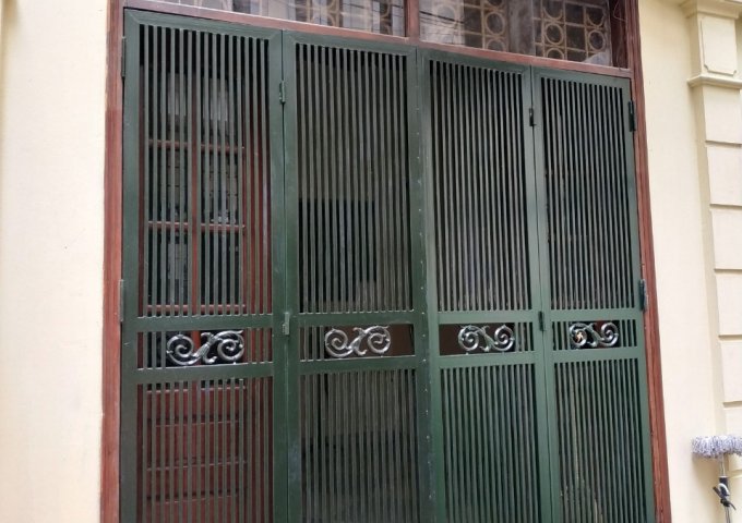 CHÍNH CHỦ CẦN BÁN CĂN NHÀ ĐẸP 3 TẦNG TẠI PHƯỜNG QUAN HOA, QUẬN CẦU GIẤY, THÀNH PHỐ HÀ NỘI .