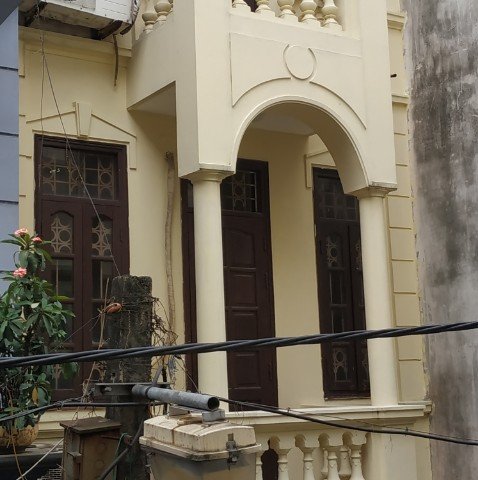 CHÍNH CHỦ CẦN BÁN CĂN NHÀ ĐẸP 3 TẦNG TẠI PHƯỜNG QUAN HOA, QUẬN CẦU GIẤY, THÀNH PHỐ HÀ NỘI .