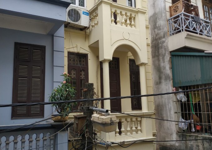 CHÍNH CHỦ CẦN BÁN CĂN NHÀ ĐẸP 3 TẦNG TẠI PHƯỜNG QUAN HOA, QUẬN CẦU GIẤY, THÀNH PHỐ HÀ NỘI .