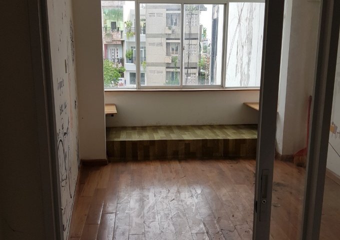 BÁN NHÀ QUẬN 1 MẶT TIỀN NGUYỄN VĂN CỪ