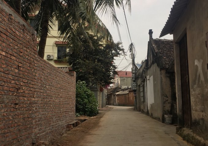 Bán 1 lô duy nhất thôn Phù Yên-xã Trường Yên-Chương Mỹ-HN.Dt 72m2.Mt 5m*Nở hậu.giá 600 Triệu.