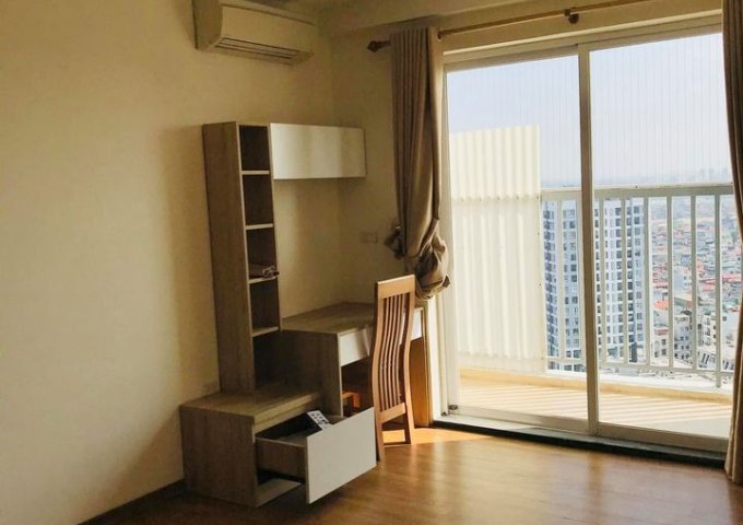 cần bán căn CC  Berriver N03 tại 390 Nguyễn Văn Cừ, Long Biên. 103.8m,3PN,3tỷ380 