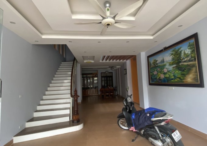 Chính chủ cần bán nhà 4 tầng đường Nguyễn Tất Thành , Vĩnh Yên ,  Vĩnh Phúc ( cách Siêu thị HC 150m)