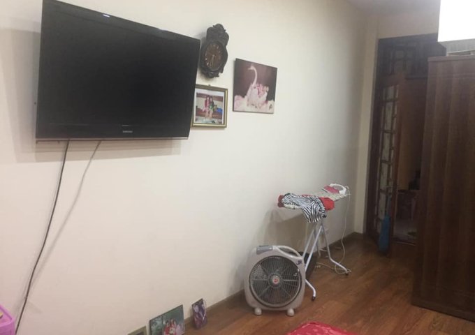 Bán gấp nhà 5 tầng Mặt Phố Nguyễn Huy Tự,Hai Bà Trưng.Dt:30m2.Phố vỉa hè rộng 5m,KD cho thuê sầm uất.