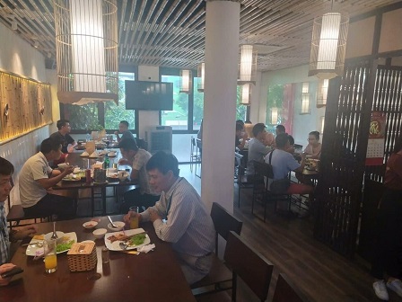 Sang nhượng nhà hàng tại phố Nguyễn Sơn, Long Biên, Hà Nội