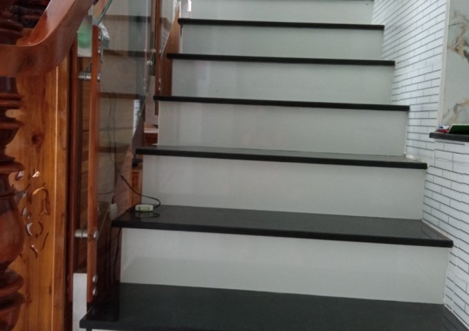 CẦN BÁN NHÀ MỚI XÂY