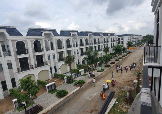 3.3 tỷ - Biệt thự resot La Villa Tân An, hỗ trợ vay, CK 13.5%, nhận nhà ngay
