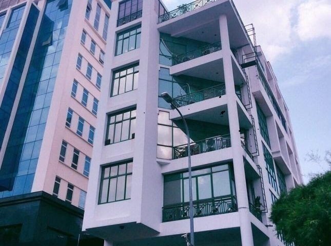 Cho thuê mặt tiền Phan Xích Long Phú Nhuận (8x17m) 5 tầng giá 125 triệu