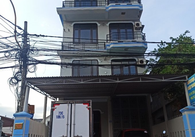 Bán Khách sạn gần Bãi biển Nhật Lệ - Quảng Bình ( đường Lê Thành Đồng)