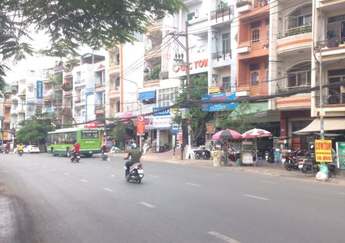  Bán nhà mặt tiền đường Trần Hưng Đạo, Quận 5, DT: 9*17m ngay Nguyễn Văn Cừ