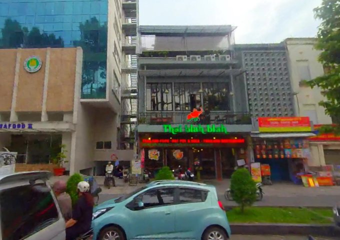 Bán gấp nhà mặt tiền Nguyễn Tri Phương, P4, Quận 10, (DT 4.5x21m), giá: 27.2 tỷ