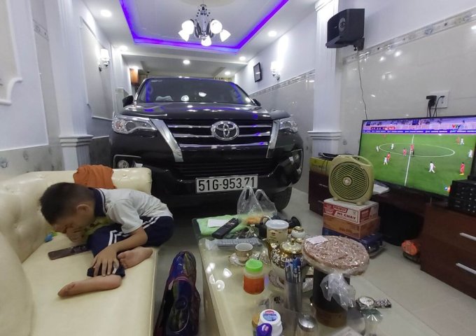 Nhà 1 trệt 1 lầu và 2 PN 2 Wc