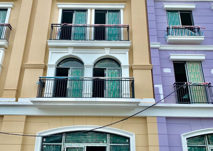 Nhà đường Hoàng Quốc Việt Hạ Long, giá hơn 6 tỷ xây 5 tầng chưa nội thất