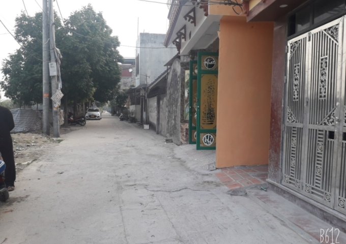 Chính chủ cần bán nhà 3 tầng ngõ 38 Tả Thanh Oai, Thanh Trì.