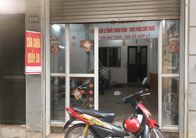Chính chủ cho thuê tầng 1 làm cửa hàng kinh doanh, văn phòng số 109 Thịnh Quang, Đống Đa, Hà Nội.