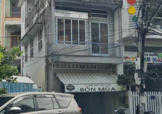 Bán nhà mặt tiền 11 Ngô Sĩ Liên cách biển 999m, tp. Nha Trang