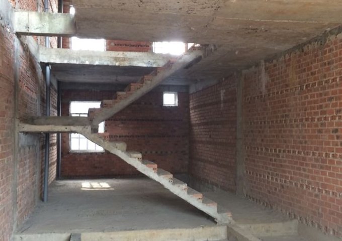 Nhà liền kề trung tâm thị xã Phú Mỹ, Bà Rịa Vũng Tàu