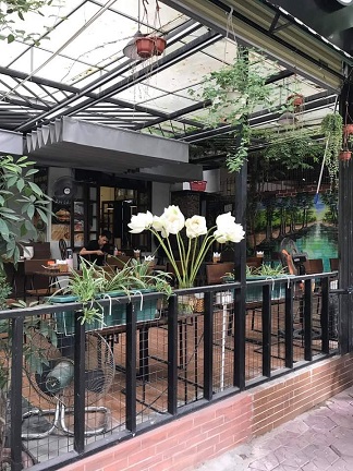 Sang nhượng quán cafe số 11 ngõ 106 đường Hoàng Quốc Việt, quận Cầu Giấy.