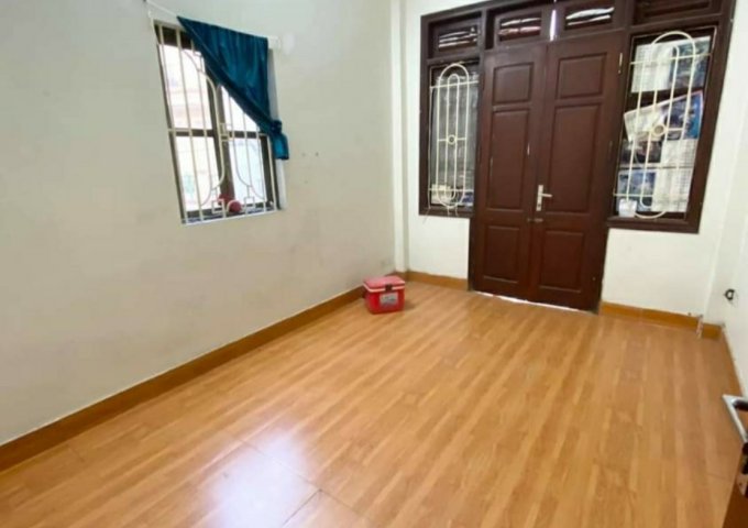 Cho thuê nhà 4 tầng x38m2 ngõ 595 lĩnh nam