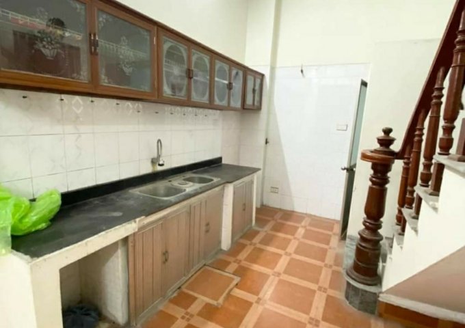 Cho thuê nhà 4 tầng x38m2 ngõ 595 lĩnh nam