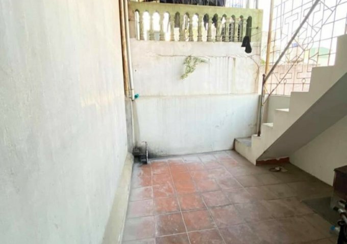 Cho thuê nhà 4 tầng x38m2 ngõ 595 lĩnh nam