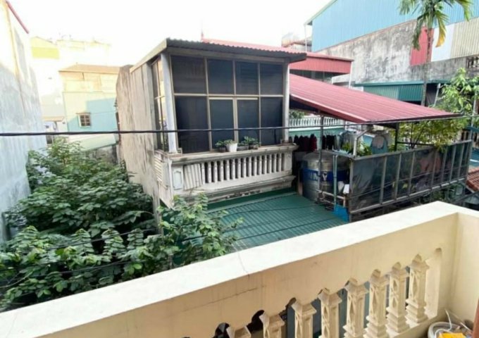 Cho thuê nhà 4 tầng x38m2 ngõ 595 lĩnh nam