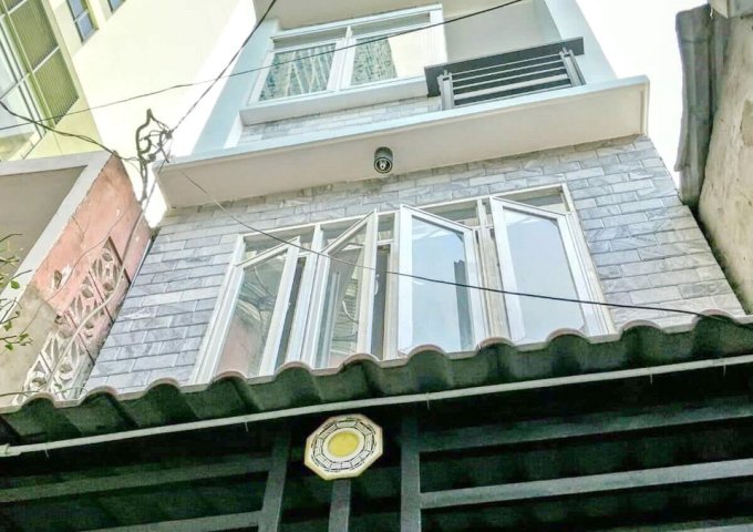 Bán gấp nhà mặt tiền hẻm 333 đường Bến Văn Đồn Phường 1 Quận 4