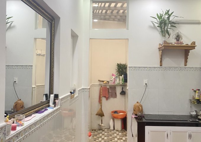 Bán gấp nhà mặt tiền hẻm 333 đường Bến Văn Đồn Phường 1 Quận 4