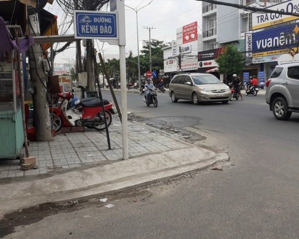 Bán Nhà Mặt Tiền Kênh Đào Long Xuyên An Giang