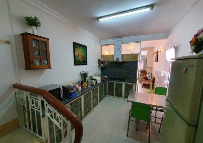 CHÍNH CHỦ CẦN BÁN NHÀ 3 TẦNG HẺM XE TẢI CHẠY TẠI HUỲNH VĂN BÁNH, PHƯỜNG 14, QUẬN PHÚ NHUẬN, HCM