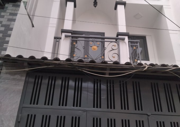 Bán nhà căn số 1 dien tích ngan 4 x dai 12 một trệt 2 lầu giá 5tỷ 800 triệu