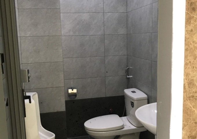 Cho Thuê Nhà Trống Suốt Mặt Tiền Nguyễn Quý Đức - Giá 59 Triệu/Tháng