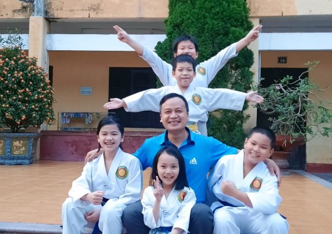 Công ty TNHH Hưng Trường Thi
VÕ ĐƯỜNG HƯNG TRƯỜNG THI