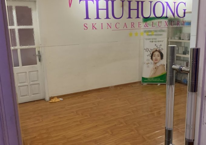 Chính chủ cần bán căn nhà tầng 1 nằm trong khu tập thể 5 tầng lắp máy 124 Minh Khai.HN