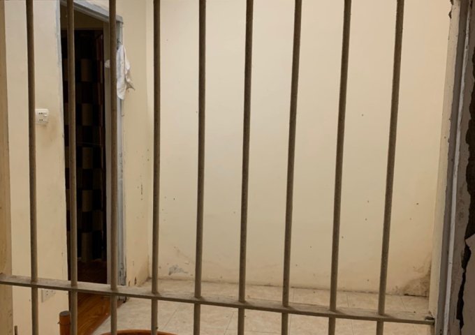 Chính chủ cần bán căn nhà tầng 1 nằm trong khu tập thể 5 tầng lắp máy 124 Minh Khai.HN