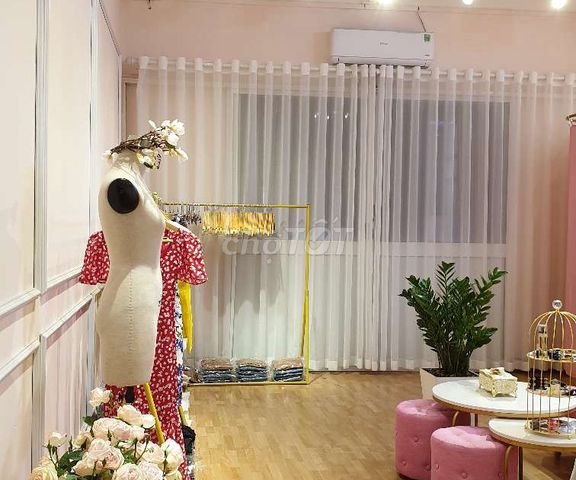 Mình muốn sang nhượng cửa hàng đang kinh doanh thời trang tại phố Quan Hoa, Cầu Giấy, Hà Nội.