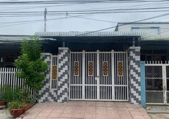 BÁN NHÀ ĐẤT ĐẸP, MẶT TIỀN ĐƯỜNG CƠ THÁNH VỆ NHỰA 20M, CÁCH CHÙA TOÀ THÁNH 800M, GẦN ỦY BAN NHÂN DÂN PHƯỜNG HIỆP NINH , GẦN CHỢ THƯƠNG BINH, TP TÂY NINH. LH 0343 927 920 ( ZALO )