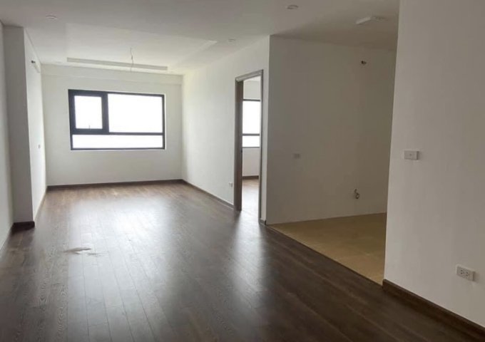 Cần bán căn hộ trung tâm quận Hoàng Mai 85m2, giá 22,5tr/m2. Nội thất cơ bản, nhận nhà ở ngay