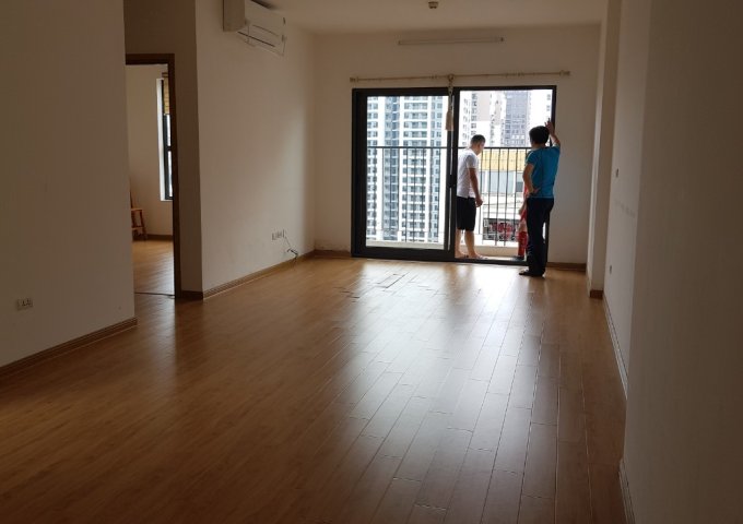 Cho thuê căn hộ chung cư 282 Nguyễn Huy Tưởng 70m 2 ngủ đồ cơ bản, Lh 082 99 067 62