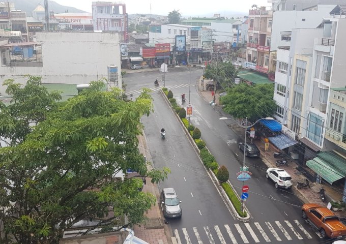 CẦN BÁN NHÀ 2 MẶT TIỀN LÝ TỰ TRỌNG – TRUNG TÂM TP BẢO LỘC - LÂM ĐỒNG. LIÊN HỆ: 0979877783