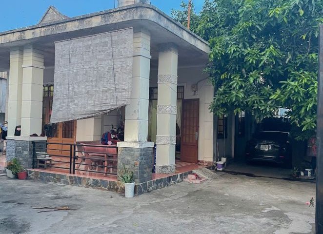 Chính chủ cần bán nhà đất hẻm đường CMT8, phường Hiệp Thành, thành phố Thủ Dầu Một, Bình Dương.