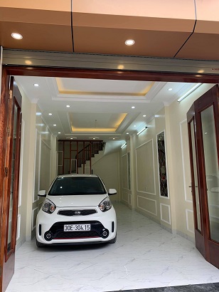 Chính chủ cho thuê nhà 3 tầng vị trí đẹp, phù hợp kinh doanh đường Nguyễn Chính.