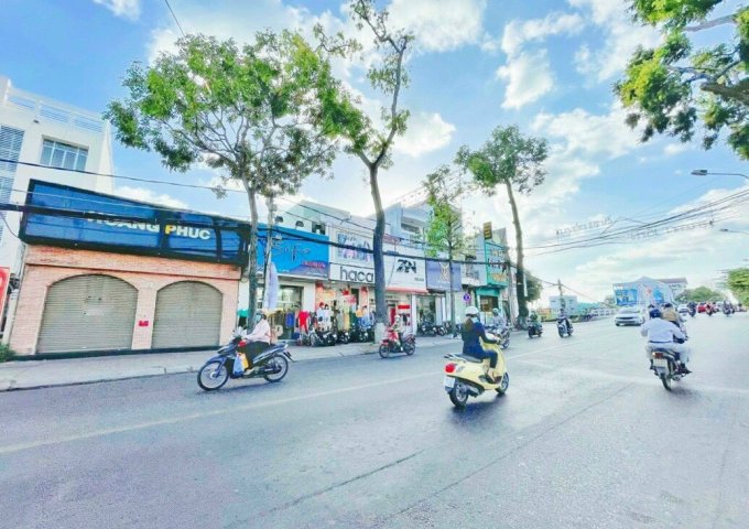 Bán nhà mặt tiền đường Nguyễn Trãi . Ngang trên 7m . Thổ cư 100% . Trung tâm quận Ninh Kiều